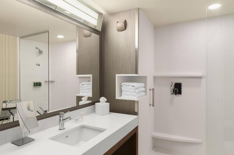 Courtyard by Marriott Seattle Northgate - image 2