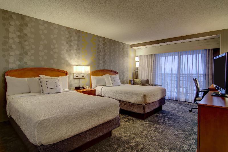 Double Room with Two Double Beds image 3