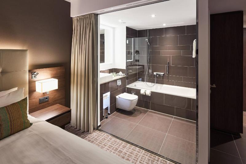 Long Stay Room with King Size Bed image 4