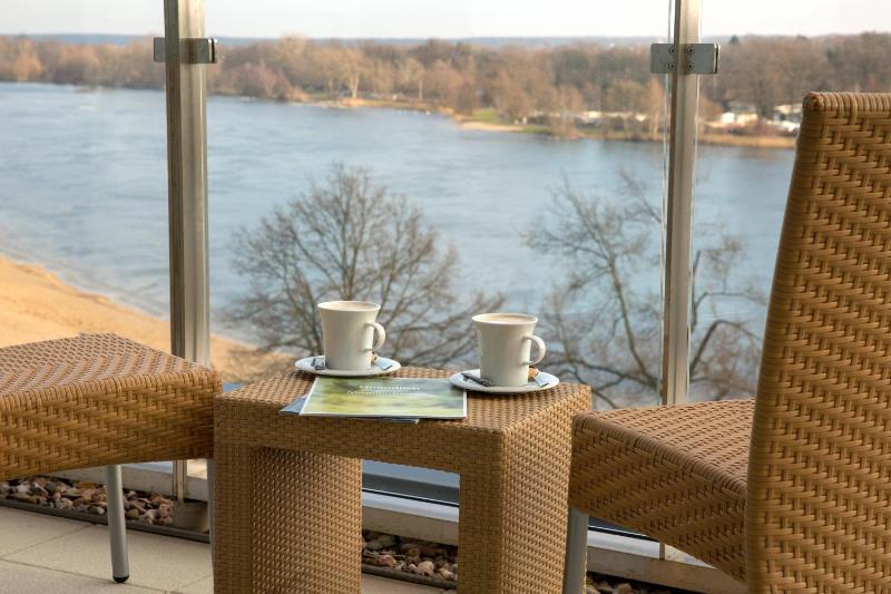 King Suite with Balcony image 4