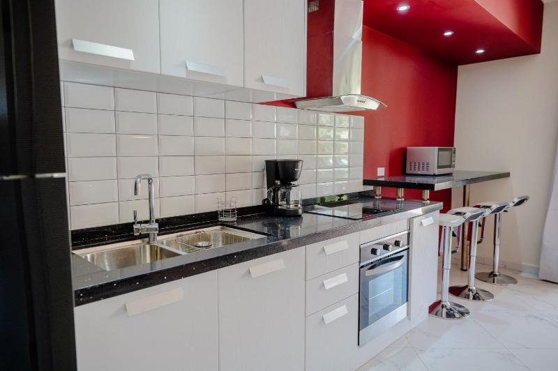 Perfect 1-bedroom-apartment 2 km from Eagle beach - image 10