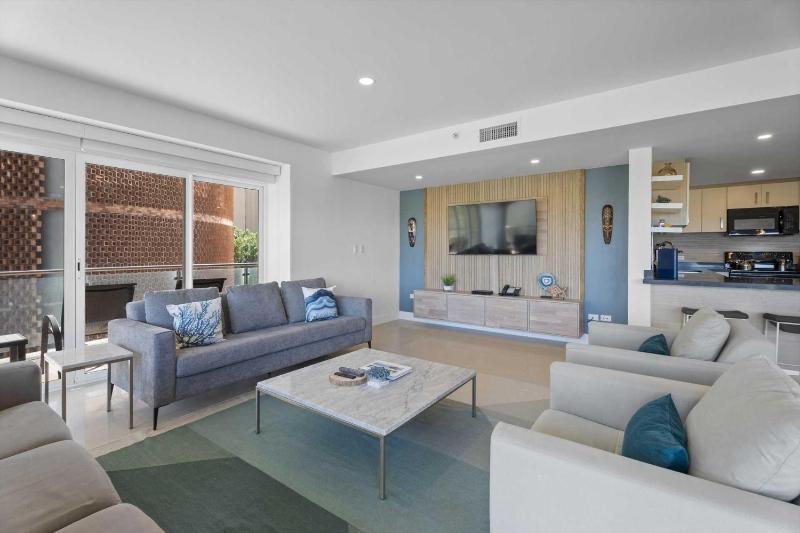 Beachfront - Sapphire Vista 3BR condo - A247 - image 4
