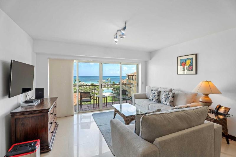 Beachfront- Eagle Beach- Top View 1BR condo - P514 - image 9