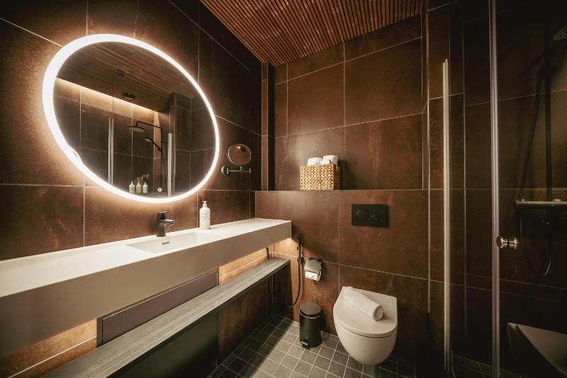 Superior Twin Room image 3