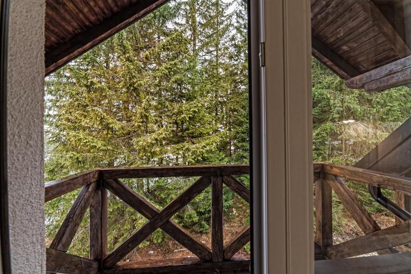 Triple Room with Balcony image 2
