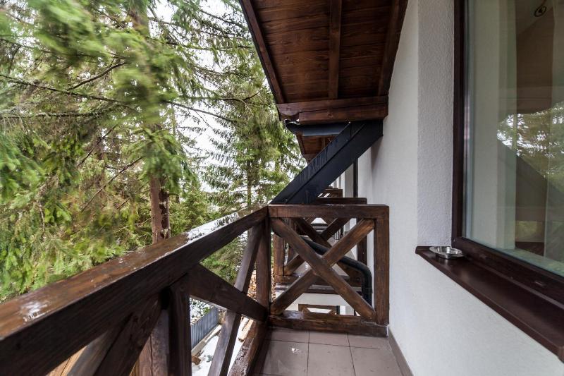 Double Room with Balcony image 3
