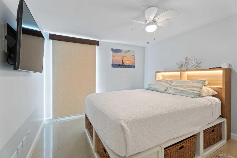 Beachfront - Aqua Vista 3BR condo - A347 - image 15
