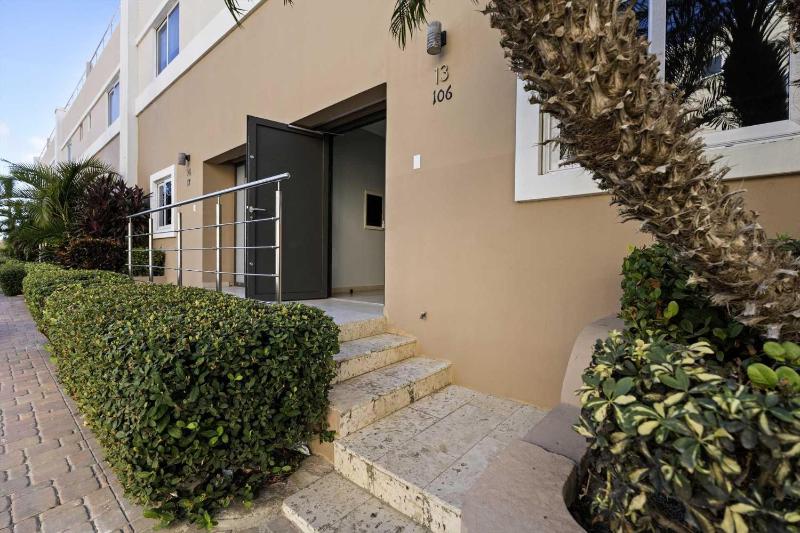 Eagle Beach- Private pool- LeVent townhome-LV130th - image 6