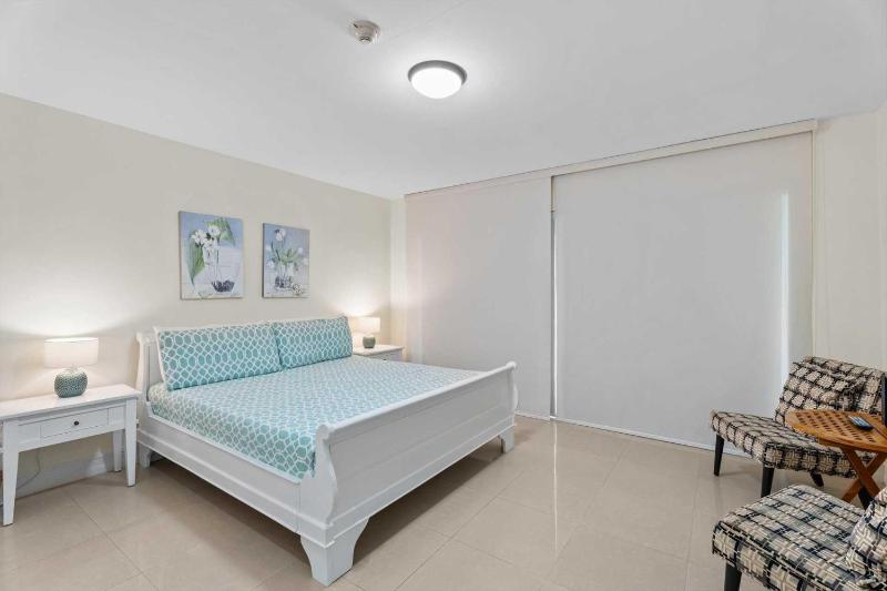 Beachfront - Turquoise View 2BR condo - BC353 - image 12