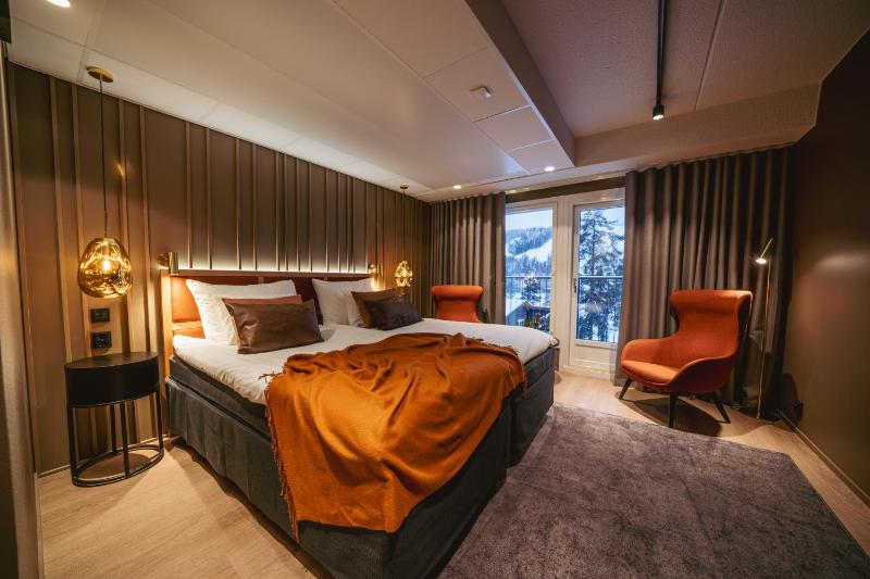 Superior King Room image 4