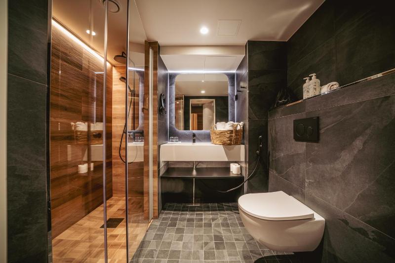Quadruple Room image 2