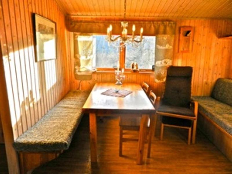 Cottage (4 Adults) image 3