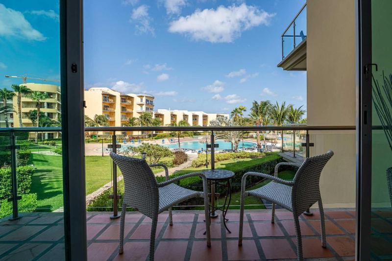 Beachfront - Ambiente Elegante 2BR condo - BC256 - image 10