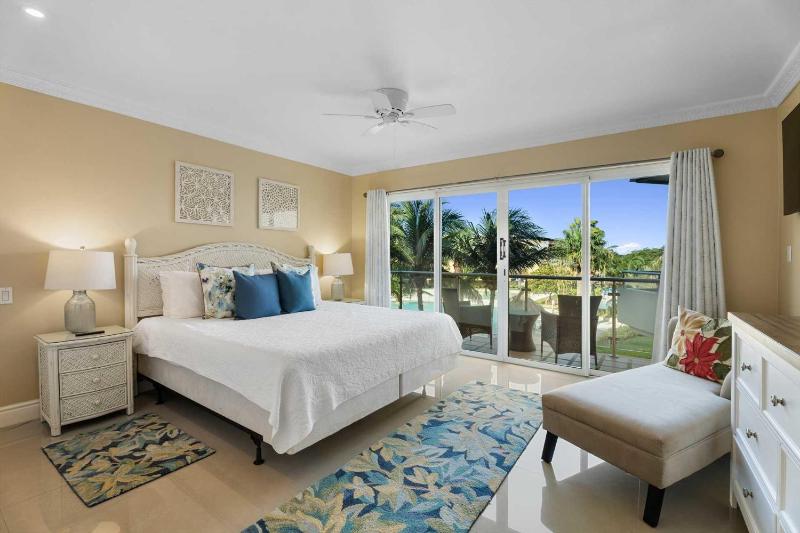 Beachfront - Absolute Luxury 2BR condo - BC254 - image 11