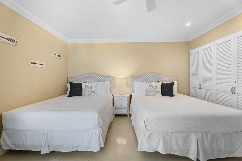 Beachfront - Absolute Luxury 2BR condo - BC254 - image 6