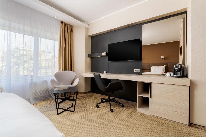 Standard Twin Room image 3