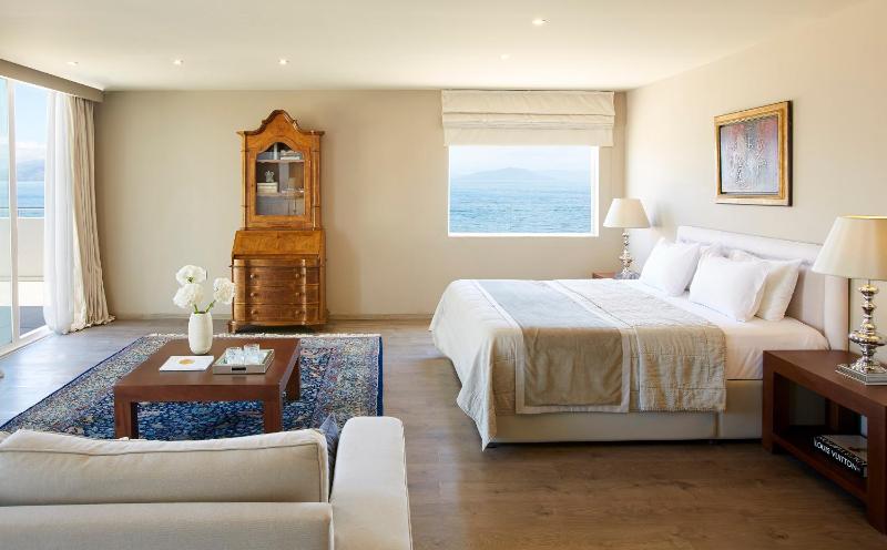 Executive Suite Panoramic View image 3