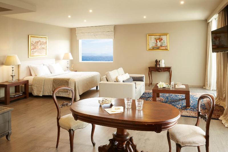 Open Plan Suite Panoramic View image 3