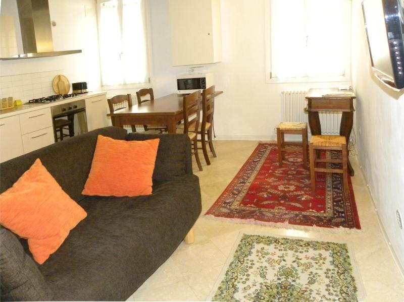 One-Bedroom Apartment with Canal View  image 3