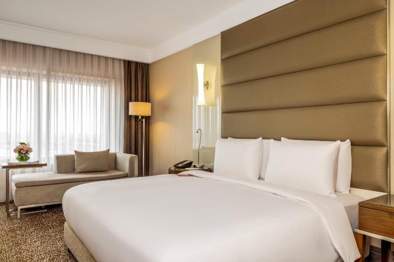 Deluxe King Room - Non-Smoking image 2