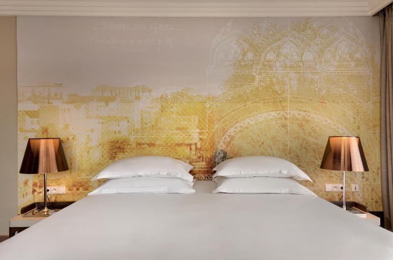 Deluxe Double Room with Park View image 4