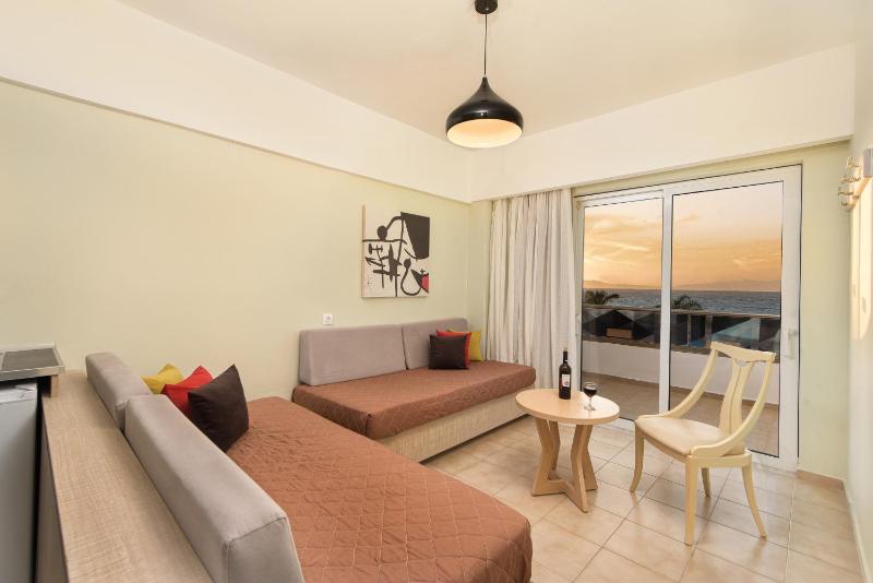 Suite with Sea View image 2