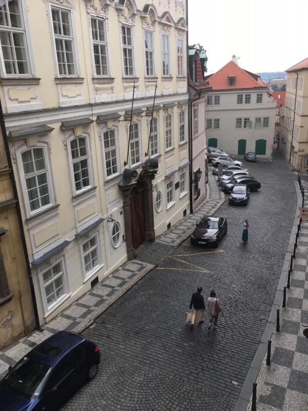 One-Bedroom Apartment image 2