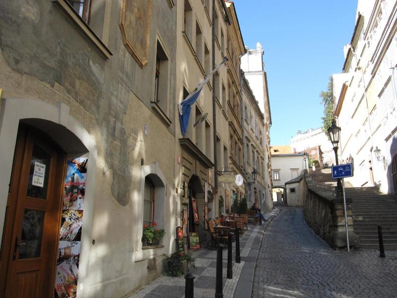 One-Bedroom Apartment image 3