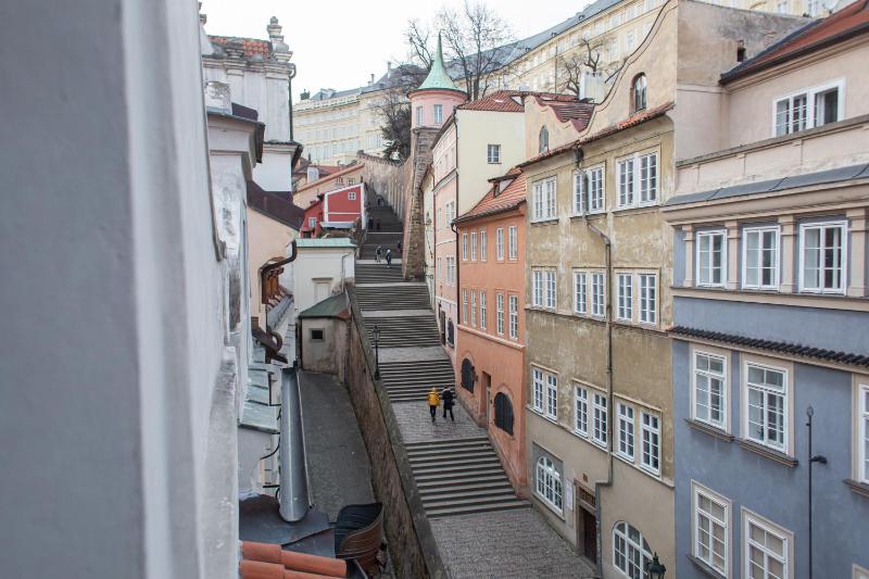 One-Bedroom Apartment image 1