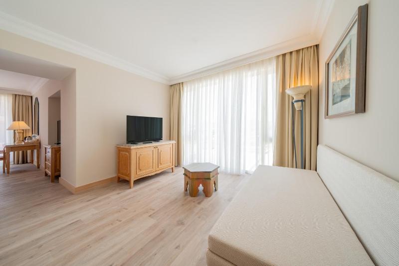 Junior Suite (2 Adults) image 4