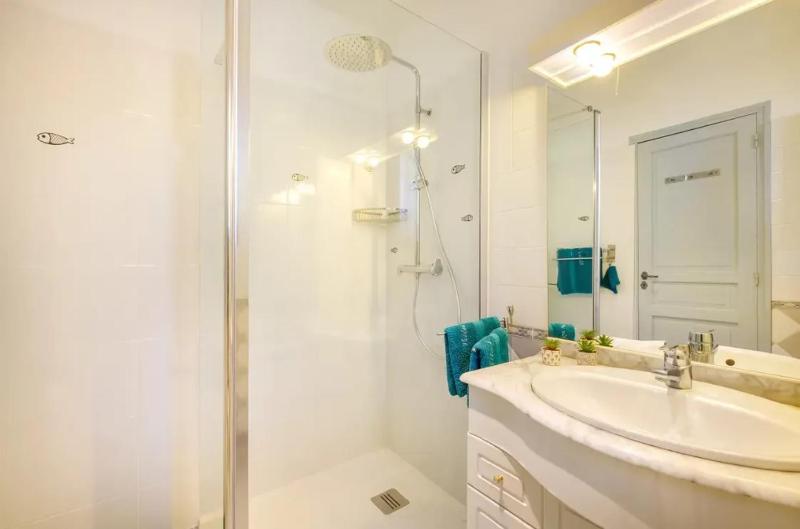 Studio charmant à Cagnes-sur-Mer de 35 m² + piscine privée - image 9