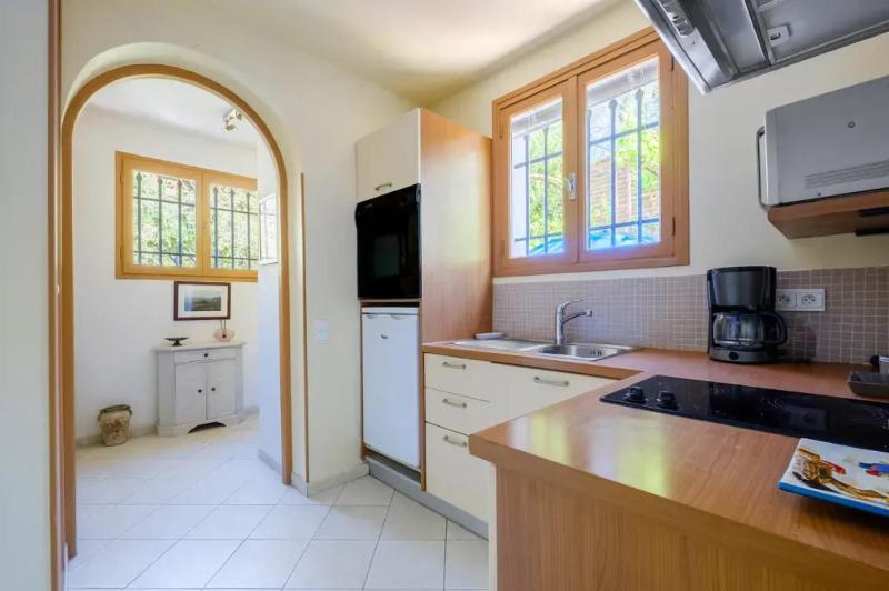 Studio charmant à Cagnes-sur-Mer de 35 m² + piscine privée - image 17
