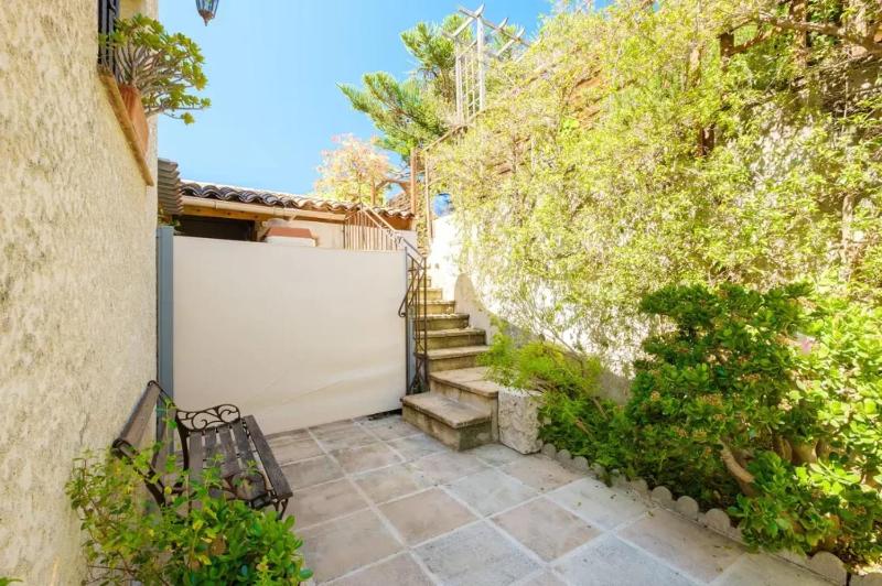 Studio charmant à Cagnes-sur-Mer de 35 m² + piscine privée - image 26