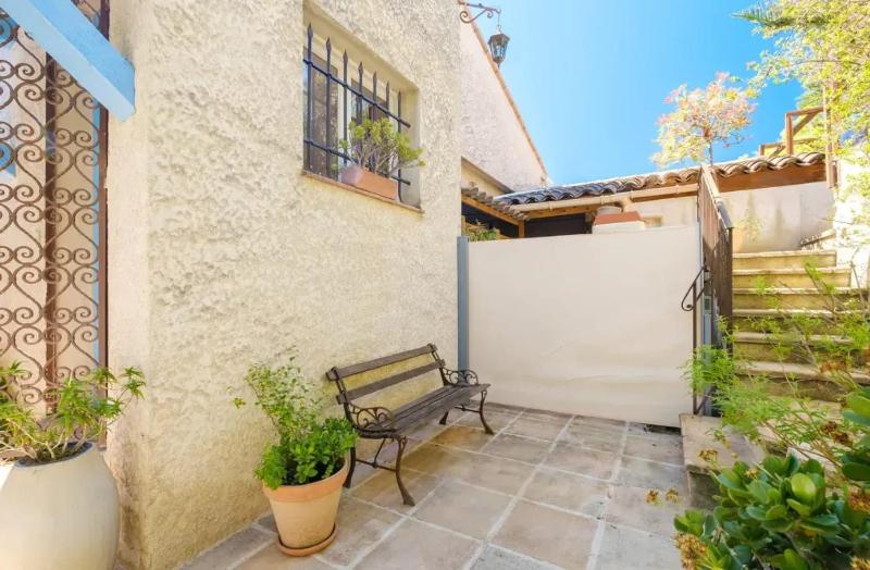 Studio charmant à Cagnes-sur-Mer de 35 m² + piscine privée - image 7