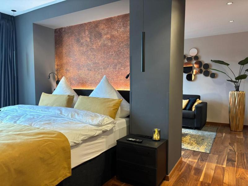 Junior Suite with Balcony image 1