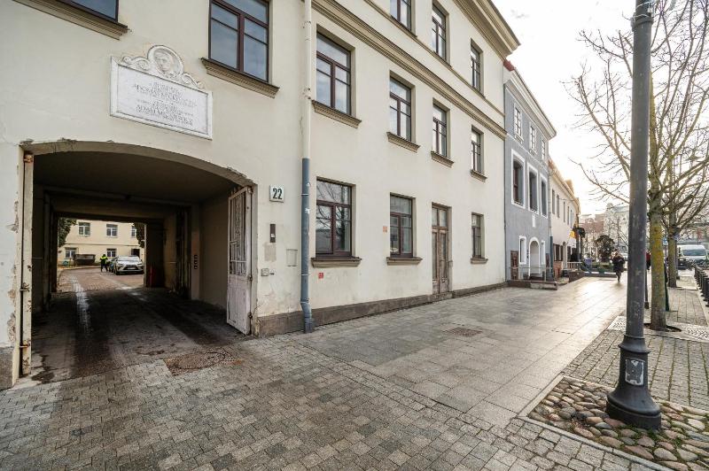 Newly Furnished Vilnius Town Hall Apartments by Reside Baltic - image 5