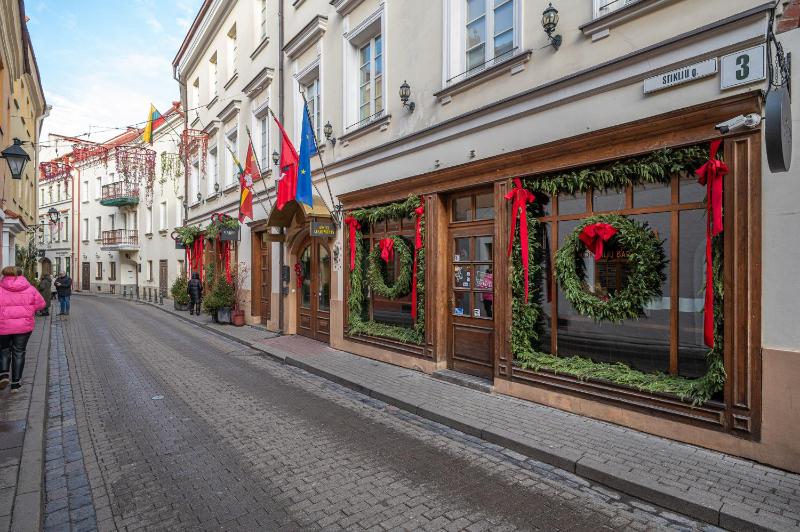 Newly Furnished Vilnius Town Hall Apartments by Reside Baltic - image 2