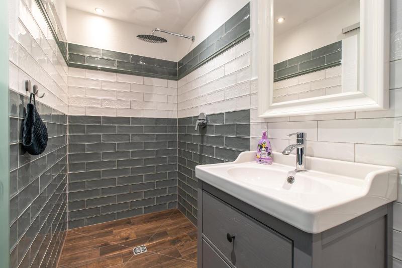 Two-Bedroom Apartment with two bathrooms image 4