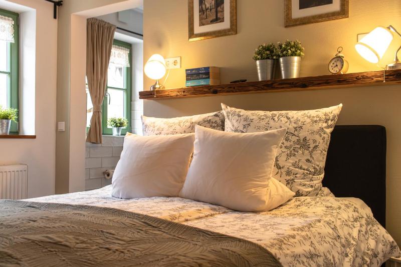 Two-Bedroom Apartment with two bathrooms image 2