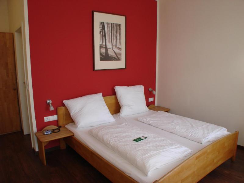 Double Room image 4