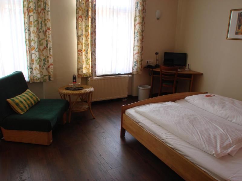 Double Room image 3