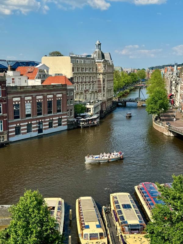 Double or Twin Room with Canal View image 2