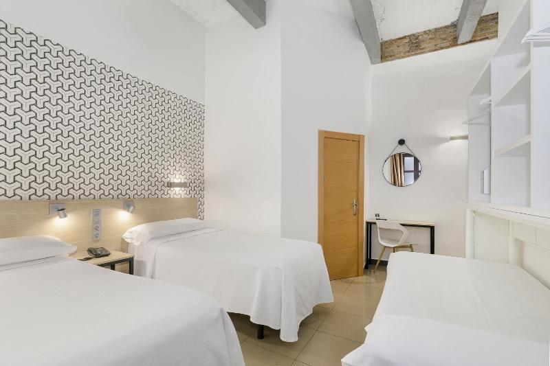 Triple Room image 4