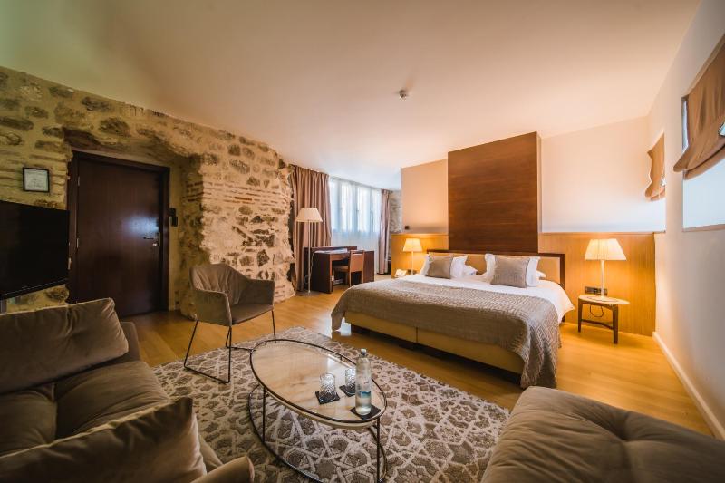 Junior Suite - Main Building image 1
