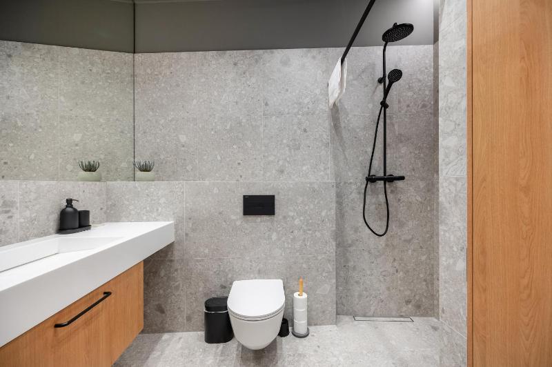 Newly Furnished Vilnius Town Hall Apartments by Reside Baltic - image 8