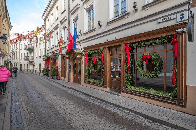 Newly Furnished Vilnius Town Hall Apartments by Reside Baltic - image 15
