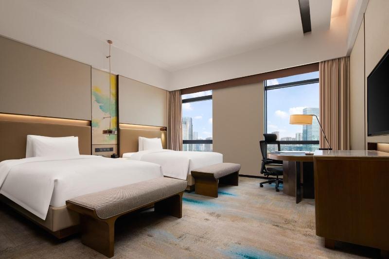 Executive Double Room with Two Double Beds and City View image 1