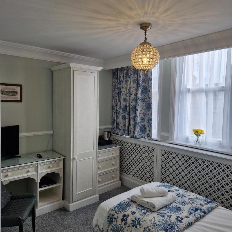 Single Room image 1