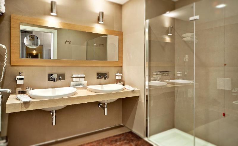 Superior Junior Suite image 2
