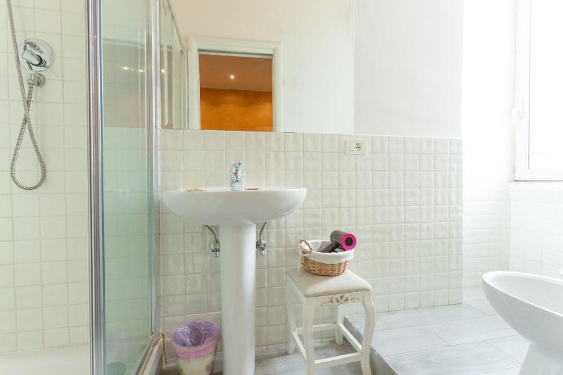 Luxury Quadruple Room via San Giovanni in Laterano 85 image 2